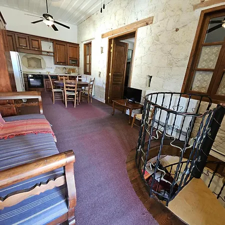 The Teacher's House Vasa Village